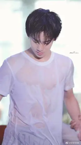 张真源i身材速进!