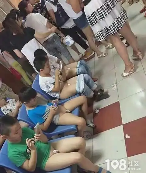 【今日话题】今年暑假小屁孩排队割包皮,你怎么看?