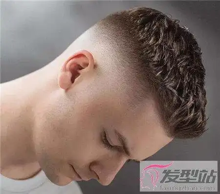 男生短发两边剃掉中间留长 每一款都让你帅到没朋友-男士短发-发型站