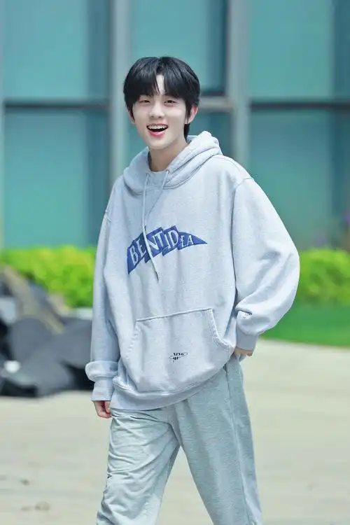 收藏一些张星特的笑眼