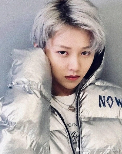 《青春有你2》中刘雨昕长发造型,看完像换了一个人