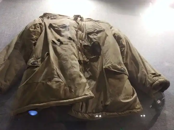 一件破烂的衣衫