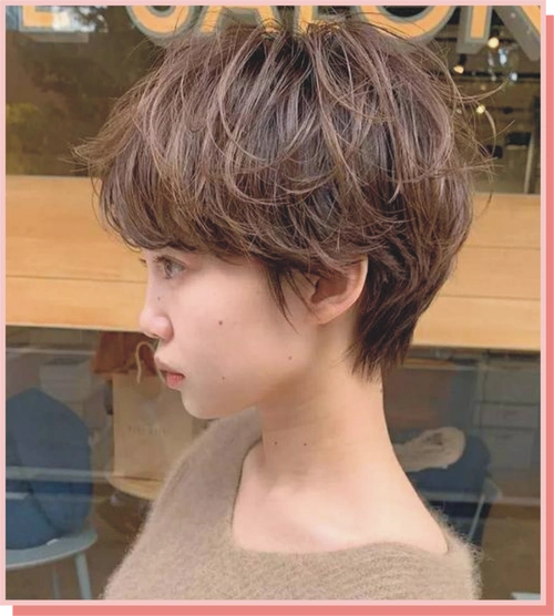 烫发洋气但是容易老气,短发怎样烫做到时尚减龄不老气?