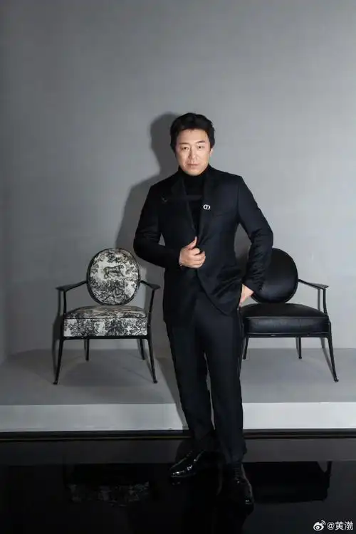 《2024年春节联欢晚会》节目单正式发布,@黄渤独唱歌曲《拼音》,这是