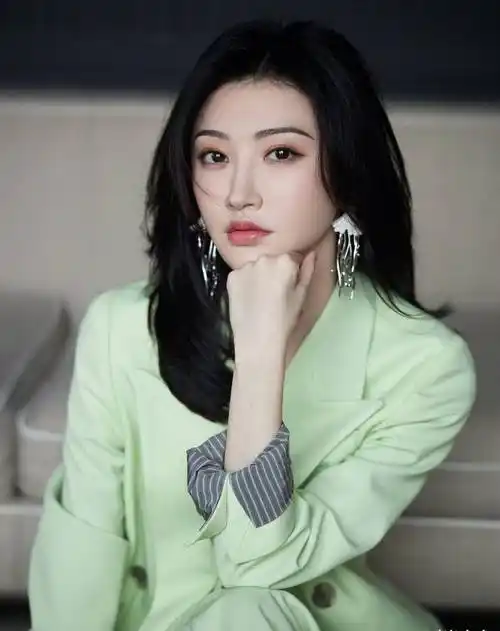 原创景甜司藤造型上热搜引发网友模仿妆容复古风美到极致