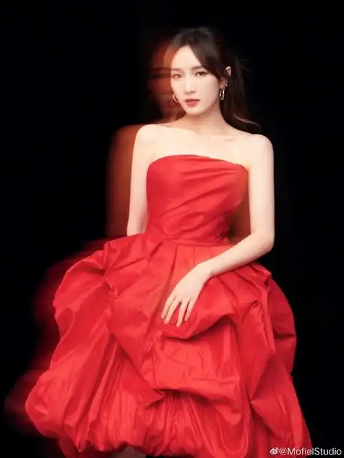 孟佳##la mofiel##高级定制##蓦霏##明星同款##孟佳同款##新年##礼服