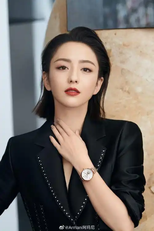 8 佟丽娅】徜徉霓裳之间,印刻时间的轨迹.