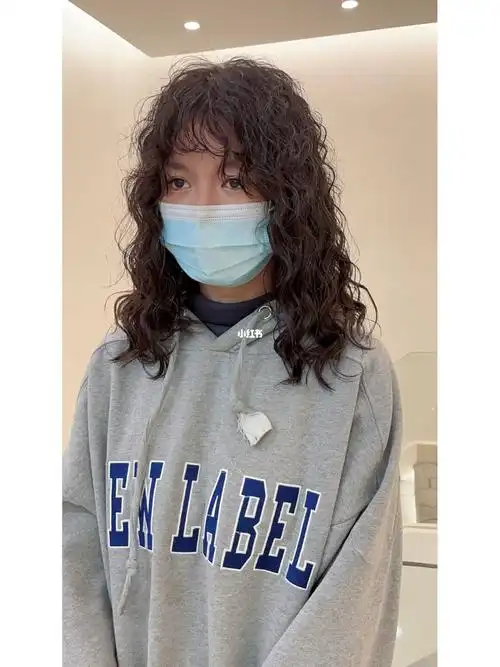 贵港烫发羊毛卷