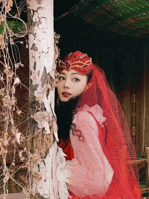 摔了一跤登上热搜,火遍全网的她不止是靠颜值_迪丽热巴_喀什_新疆