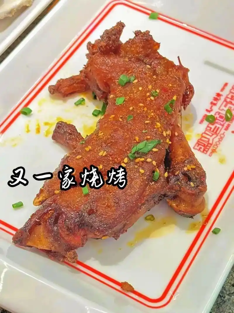 主打各种烤串海鲜,晚餐,夜宵 的美食店.菜品样多量足,品质好 - 抖音