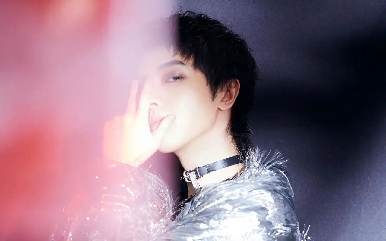 华晨宇帅气图片桌面壁纸高清大图预览1920x1200_大陆明星下载_美桌网