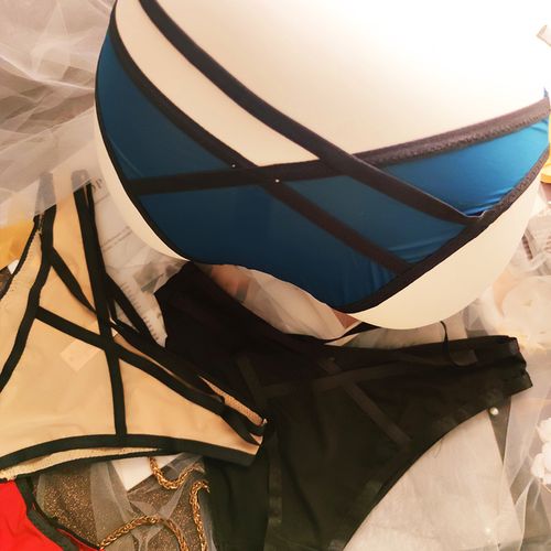 试穿无痕片式一片火辣激情舒适女性内裤超翘女三角裤