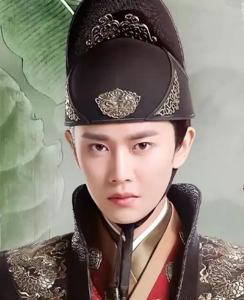 去年的古装影视剧总被吐槽遍地都是"古偶丑男"的时候,但年轻的任嘉伦