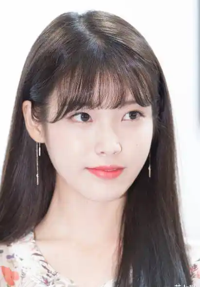 刘海的各个款式中,今年最流行这四种,减龄又少女,女明星都爱了_感觉