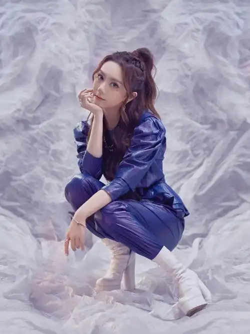 邓紫棋inleloup混搭风格