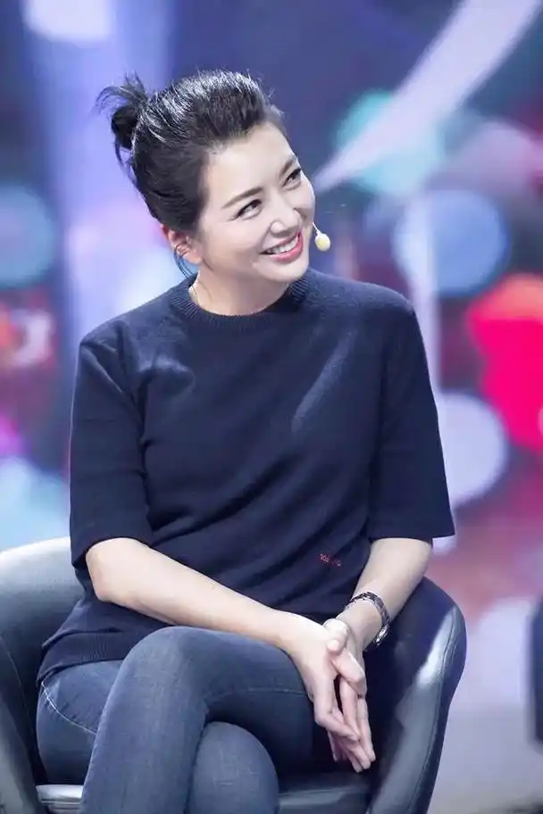 江姗15张精美的照片