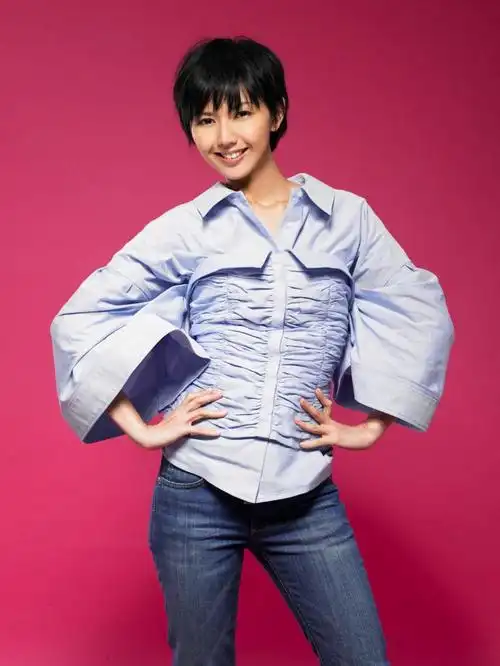 歌手孙燕姿个人写真活力四射