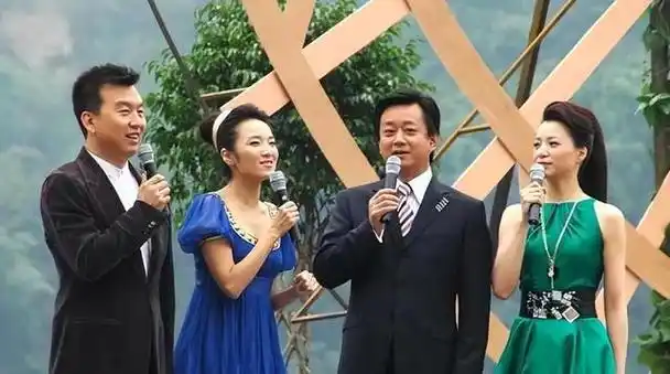 2017年,网上传出了一则关于歌手韩红和管彤在国外举行婚礼的消息.