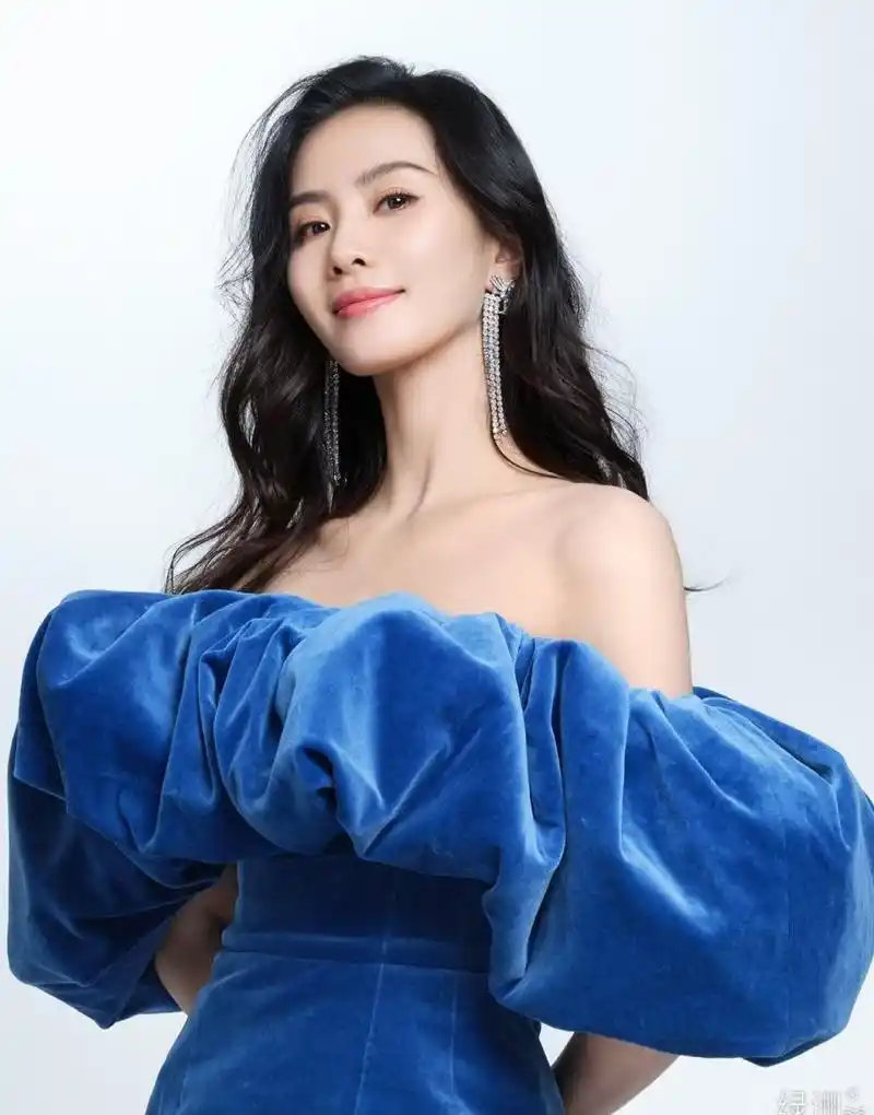 刘诗诗蓝色抹胸连衣裙壁纸专辑.  #刘诗诗