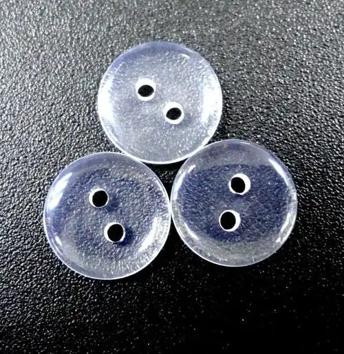 供应28l/2透明药片扣 衬衫纽扣 优质低价树脂纽扣 宇龙纽扣
