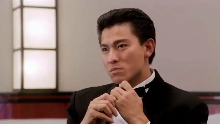 赌侠:华仔底牌接梭哈想偷鸡,哪想被对方用高科技,全给看光了