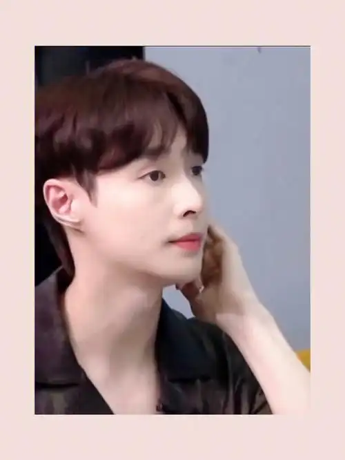 张艺兴小咩老师头像