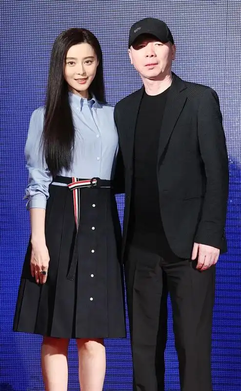 范冰冰和冯小刚珍贵的几张合照,这关系好到我们都羡慕不来!