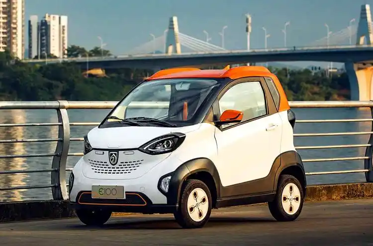 电池变大续航提升2019款宝骏e100e200上市