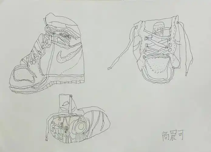 一年级画写生运动鞋