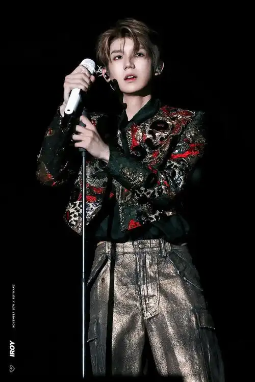 与王源十年璀璨共往##王源新专辑客厅狂欢