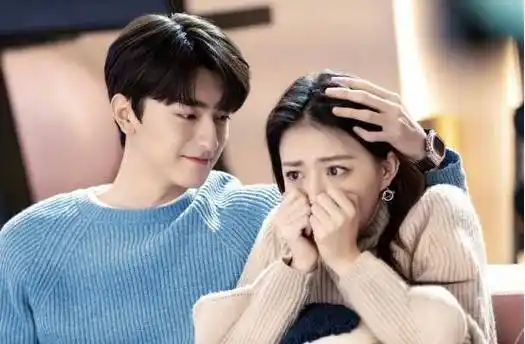 长腿校草林一爆红,与徐璐搭档浪漫甜剧,是个很奶很帅的年下弟弟_电竞