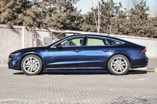 这恐怕是奥迪旗下最帅的车型 实拍全新a7