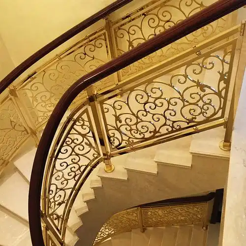 数款铜楼梯扶手让你看到不同的家装风格