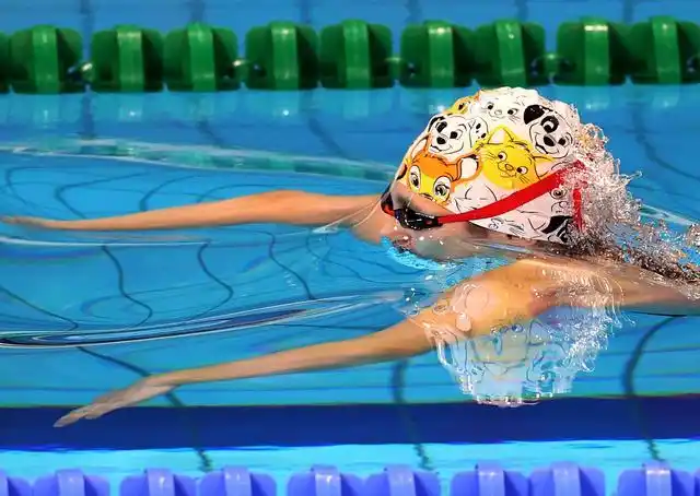 游泳——女子100米蛙泳半决赛赛况