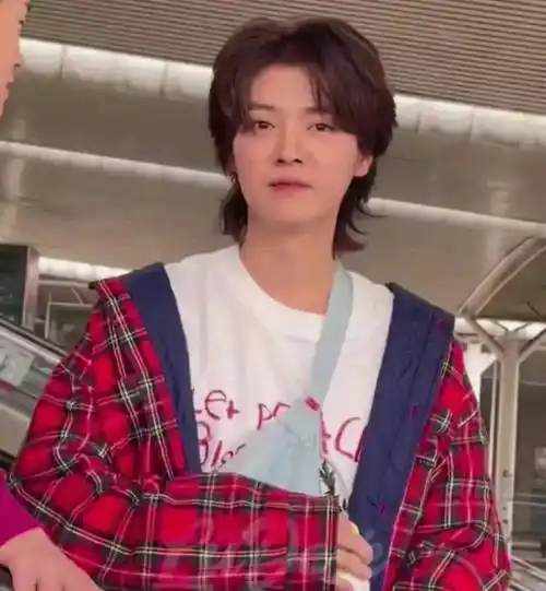 原创34岁鹿晗路透图被嘲发福姨味重对比颜值巅峰一目了然