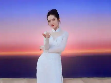 谢娜穿着旗袍跳舞##谢娜白色旗袍造型