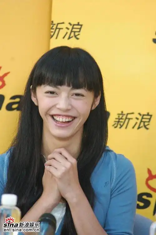 图文:《我的长征》主创聊天--姚晨开怀大笑