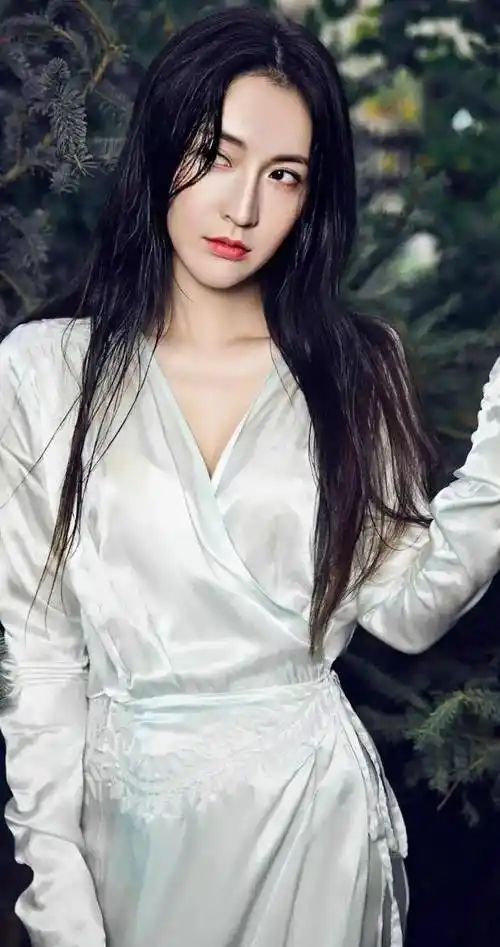 原创山东美女明星孙晶晶高清写真美图性感迷人美得让人心醉