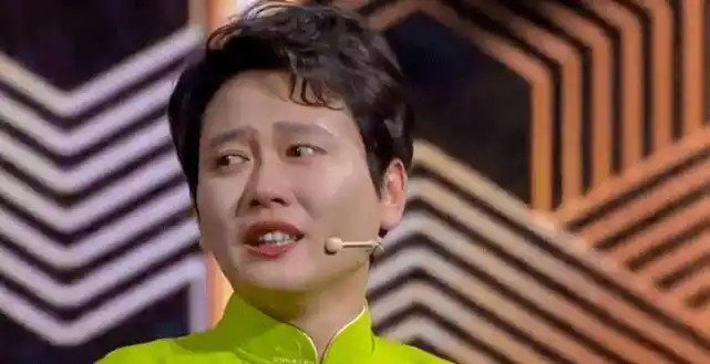 21岁拜师郭德纲,而立之年爆红的孟鹤堂,却是一个温暖的小哭包_周九良