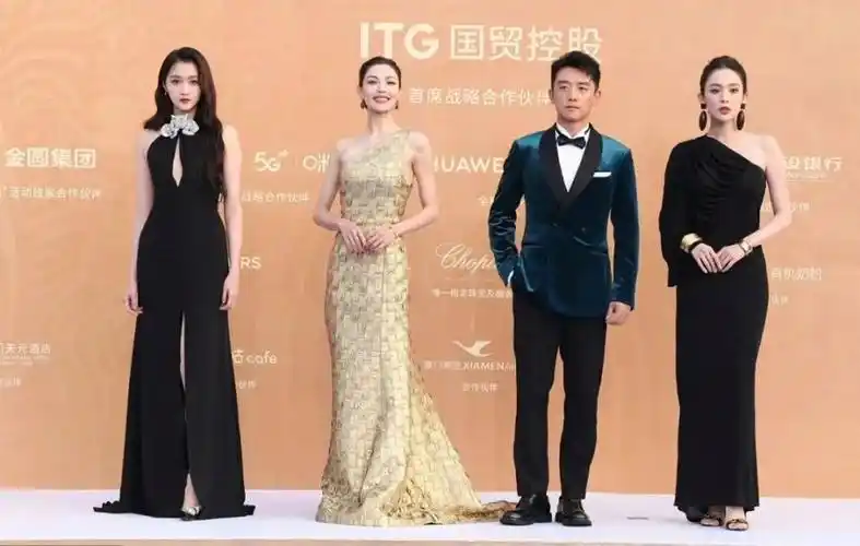 看刘诗诗一眼胜过我妈念十遍站直点