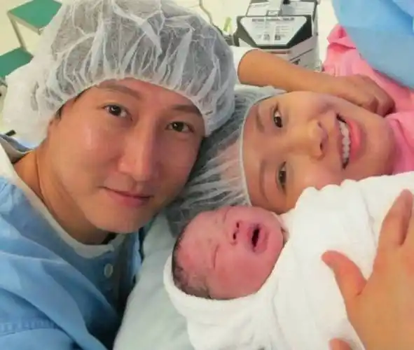 原创期待洪金宝儿子新片首与人气女神合作自曝二人将有亲热戏份