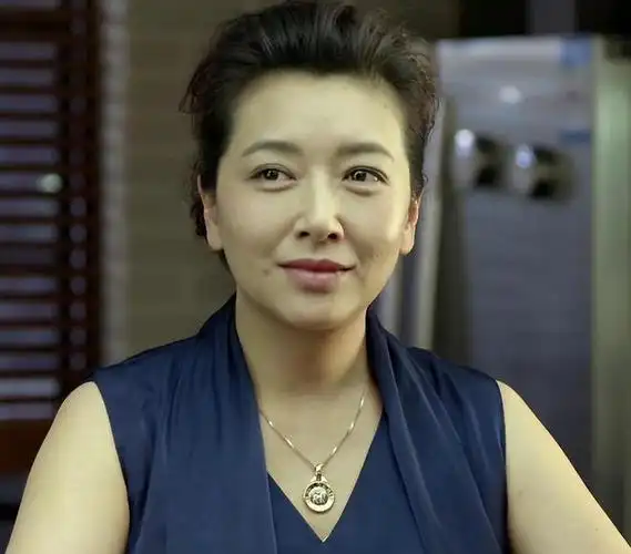 靳东都没娶到的江珊,为什么最后嫁给了平平无奇的田小洁|高曙光|老戏