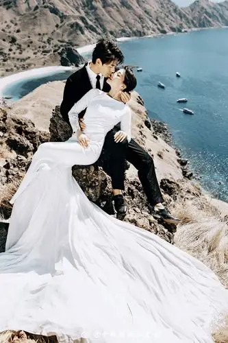 会修图的小皮卡的婚纱摄影作品《海风与妳》