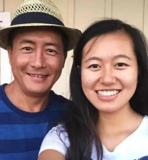 江珊老公陪继女逛街,关系好得似亲生,25岁忆心素颜被指像40岁_田小洁