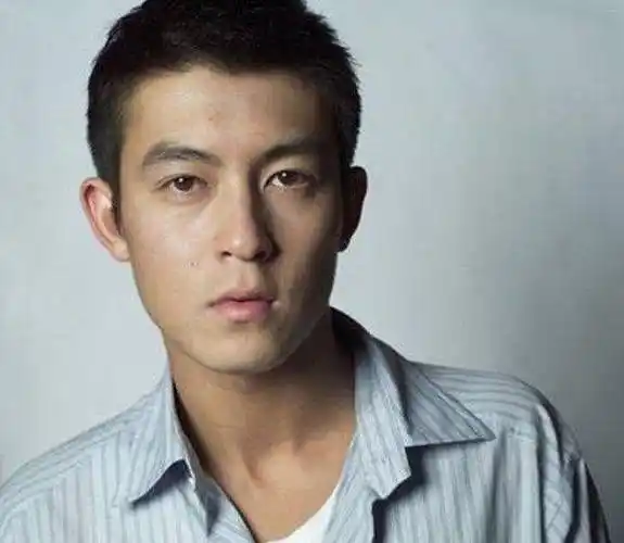 陈冠希排第一绝对是实至名归,可以说其中最帅的应该就是他了.