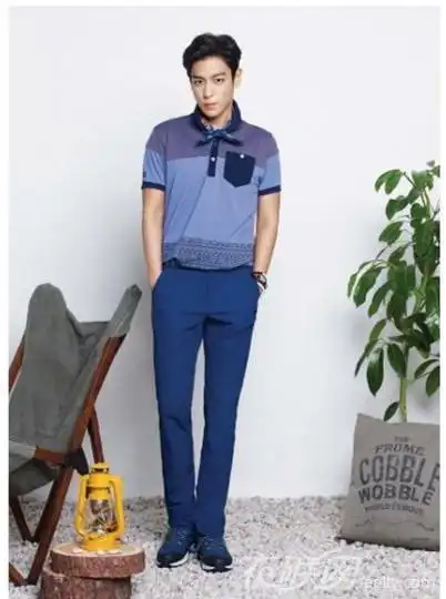 男士藏蓝色裤子搭配什么鞋子好看