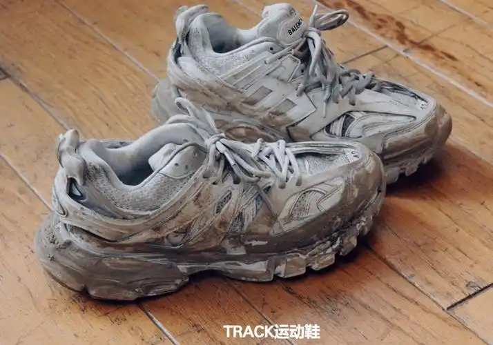 网红破烂乞丐鞋卖12万被疯抢背后品牌涉嫌辱华