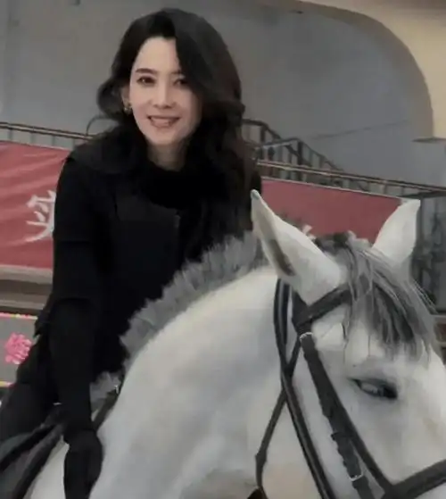 汪峰命里泛桃花,看看这是第几朵?