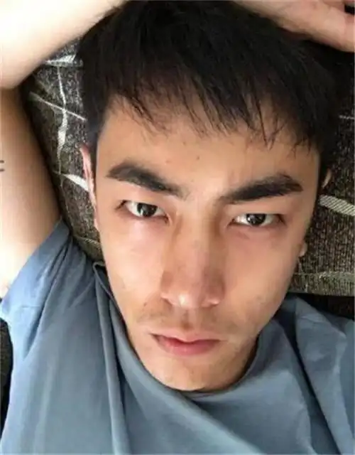 当红男星素颜什么样?纪凌尘沧桑,蔡徐坤奶萌,杨洋拯救了少女系