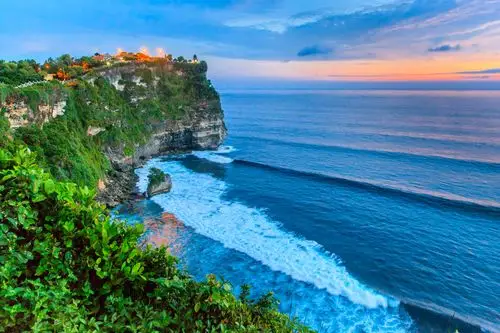 傍晚的巴厘岛情人崖